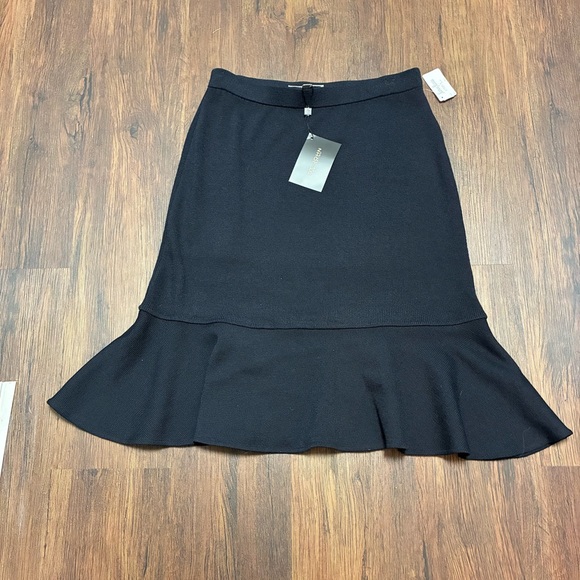 NWT St. John Black Flared Skirt - Picture 1 of 4